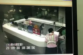 小男孩和家人走散独自乘到滴水湖站 暖男站长带娃本领派上用场图片