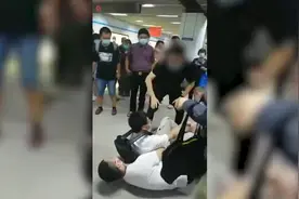 “我是警察，你鞋子里有密拍设备”抓捕视频冲上热搜，太帅了图片