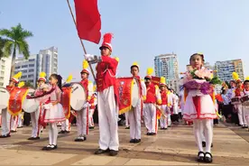 广西梧州市万秀区：礼赞祖国生日 万秀少年这样做图片