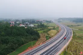 S210岳阳汨罗至长沙望城公路正式通车图片