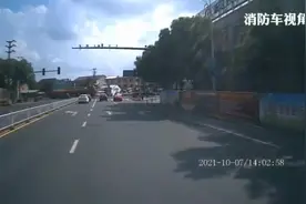 对身后反复鸣笛的消防车视若无睹 宁波这两名车主的处罚结果来了图片