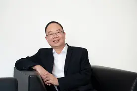 华数机器人总经理杨海滨：自主创新实现进口替代图片