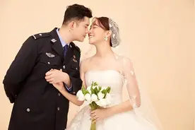 婚礼虽然延期，爱却不会延迟！冰城公安十余对新人逆向而行坚守抗“疫”一线图片