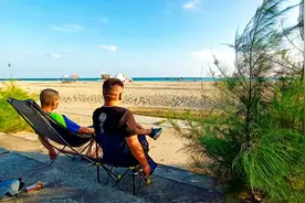 因患癌老友一句话，株洲大叔借钱买车带他看夕阳听海浪，“撑不住了，就带他回去”图片