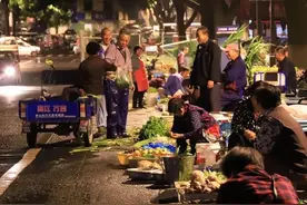 白煨羊肉！桂花糖藕！人间烟火！凌晨4:00，我们去逛了东山的露天早市图片