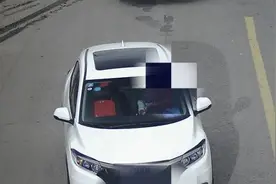 沉迷赛车游戏，13岁“司机”偷开父亲的车！与他人相撞后竟要“私了”图片