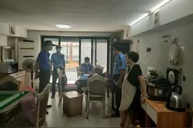 不可取！擅自改变车库使用性质存在安全隐患图片