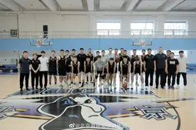 CBA | 北京首钢队奔赴诸暨 方硕出征恢复尚需时日图片