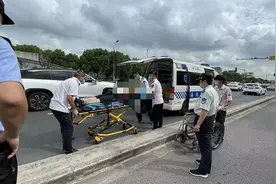 乘客地铁站内胆囊炎发作 疼痛难忍被紧急送医图片