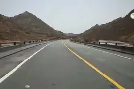 新疆独库公路全线进入“休眠期”，网友：明年7月见图片