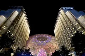 全球连线 丨“会飞”的阿联酋馆：在沙漠中建起梦想绿洲图片