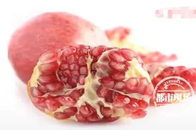 女童一下吃掉3斤石榴，出事了图片