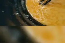 长沙一顾客在杨国福麻辣烫吃出苍蝇？店家：苍蝇不一定是锅里的图片