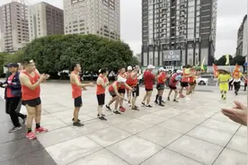 11700公里！204天跑遍大半个中国，安化跑者邓良华到长沙了图片