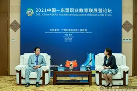 越南驻南宁总领事杜南忠一行到广西建院访问交流图片