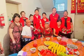 激动！分离近半个世纪后，嘉兴一对龙凤双胞胎兄妹重聚首图片