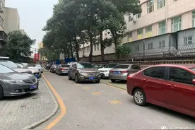 北京一小区地库闲置15年、出入口开在隔壁小区，这是什么情况？图片
