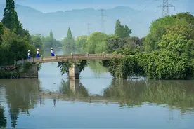 台州路桥文化采风：观十里长街和水心草堂，看当地诗人创作图片
