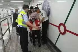 这两天，他们收到乘客接连致谢图片
