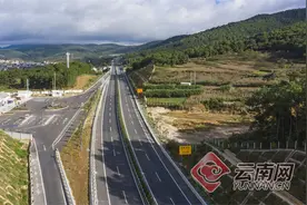 云南施甸：综合交通蓬勃发展图片