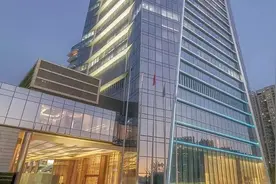 深圳市民质疑四千多万元购房被中介吃差价250万，中原回应视频封面