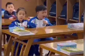 小学生课堂沉浸式演唱火了！网友：感情充沛，没有掺杂一滴技巧图片