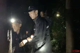 七旬老人雨夜深山失联 绵阳北川警民冒雨搜寻5小时成功救出图片