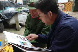 一晚上摔了90多次、吃冻土豆充饥……长津湖战役亲历者韩寿春：我们打仗是保咱的国家、保咱的家图片