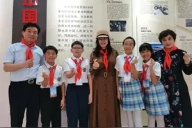 威海文促会：走进小学校园 献上心香一瓣图片