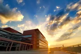 明天华西天府医院开院，这是一份出行和进院指南图片