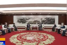 丁东弟 赵奇玲到灵川县调研乡村风貌提升和农村人居环境改善工作视频封面
