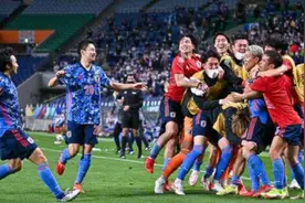 田中碧破门、浅野拓磨造乌龙，日本2:1绝杀澳大利亚图片