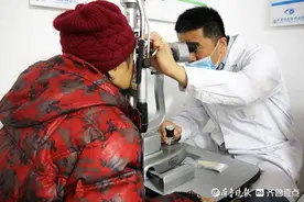 菏泽华厦眼科医院青白联合手术挽救90岁老人视力图片