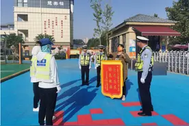 我为群众办实事丨深秋里的暖心警事 道不尽的温情瞬间图片