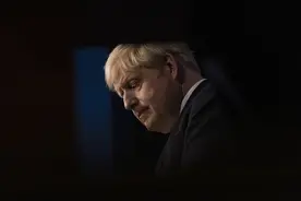英国151页抗疫报告：英政府早期搞“群体免疫”是错误的，封锁措施行动严重滞后图片
