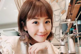 Lulu「iPhone13无滤镜」自拍正脸超狂！工作10小时长相…网：胡子都看见了图片
