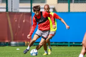 海港全华班出战“拒绝偶然性”，杨世元：尽可能不犯错图片