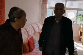 重阳节｜九旬老父亲脚步轻盈去参加外孙女喜宴图片