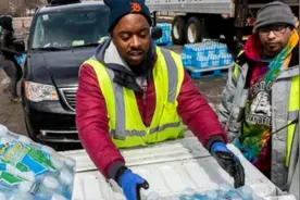 美国一地饮用水铅含量超标 当地呼吁州长宣布紧急状态图片