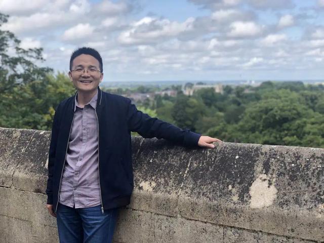 高中孩子怎么教育（高一学生及家长必看让孩子迅速适应高中生活指南来了）