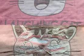 枕巾破洞牙刷呲花，男生用东西为什么这么费？图片