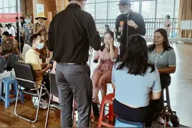 光明街道开展美妆公益性技能培训，促进居民就业图片