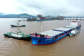 “舟山—武汉”万吨货轮江海直达，全国首制服务长江中游特定航线开通图片