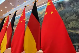 时政新闻眼丨一次特殊的视频会晤，习近平为“老朋友”谈起这句中国名言图片