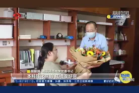 高位截瘫的女孩今年读研究生了！学校为她定制了一份“礼物”图片