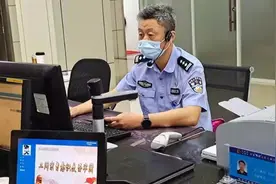 合肥车管有个“流动咨询台”：做“热心人”办“贴心事”图片
