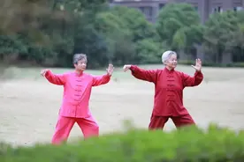 今日重阳丨莫道桑榆晚，为霞尚满天图片