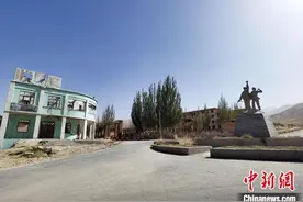 甘肃阿克塞老县城遗址焕“生机”：渐成丝路游打卡“新宠”图片