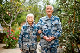 88岁，他俩还能飞旋梯图片