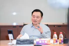 黄光裕：站在用户思维 零售的本质是商品和服务图片